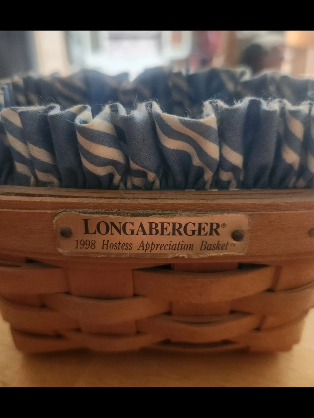 1998 Hostess Appreciation Basket With Plastic And Fabric Liner